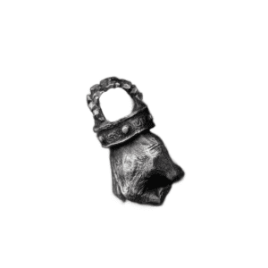 Collier poing plaqué argent symbole force