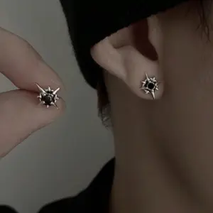 Boucles d'Oreilles Étoile Noire CZ Argent Homme Punk