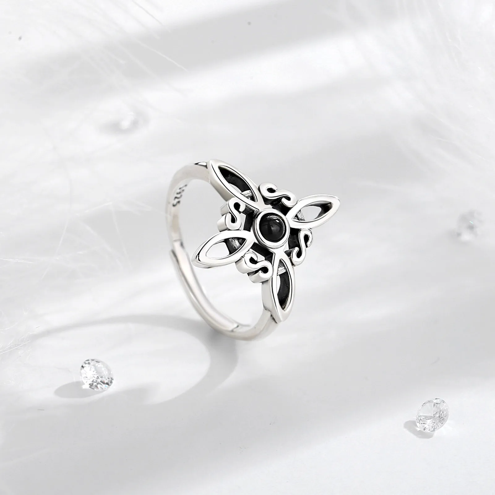 Bague ajustable argent et obsidienne, nœud celtique et sorcière – Image 2
